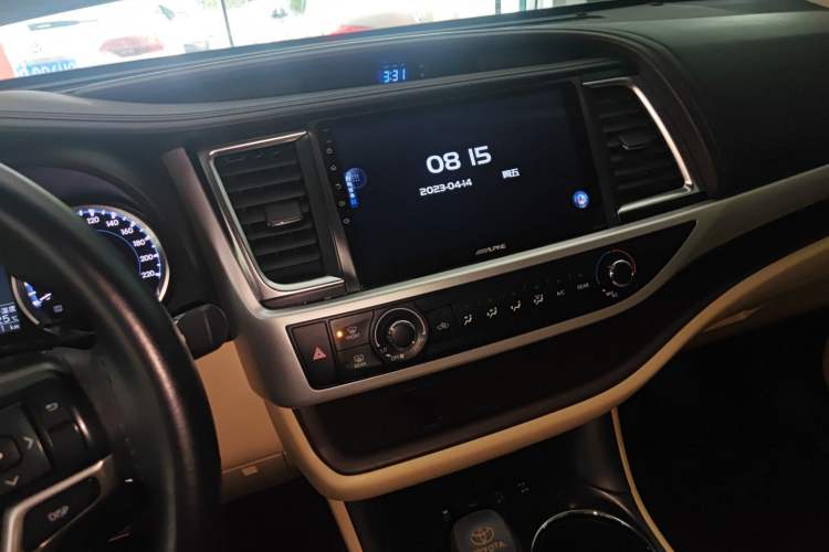 Used Toyota Highlander 2021 2.0T Four-Wheel Drive Elite Edition 7-Seater Audio And AC Panel