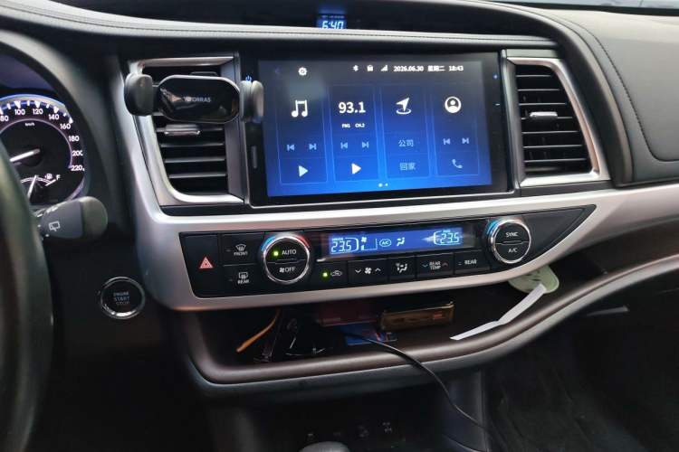 Used Toyota Highlander 2021 2.0T Four-Wheel Drive Luxury Edition 7 Seats Audio And AC Panel