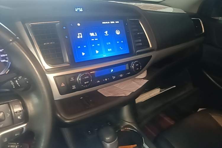 Used Toyota Highlander 2021 2.0T Four-Wheel Drive Luxury Edition 7 Seats Audio And AC Panel
