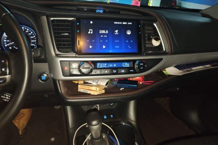 Used Toyota Highlander 2021 2.0T Four-Wheel Drive Prestige Version 7 Seats Audio And AC Panel