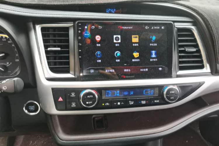 Used Toyota Highlander 2021 2.0T Four-Wheel Drive Luxury Edition 7 Seats Audio And AC Panel