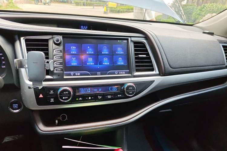 Used Toyota Highlander 2021 2.0T Four-Wheel Drive Luxury Edition 7 Seats Audio And AC Panel