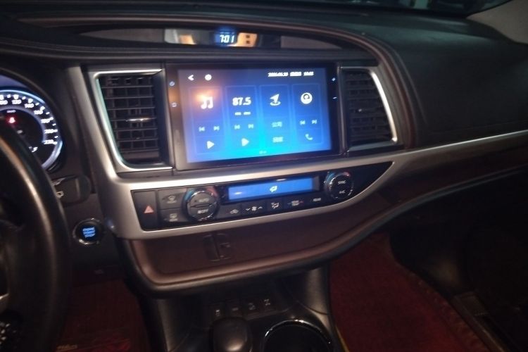 Used Toyota Highlander 2021 2.0T Four-Wheel Drive Luxury Edition 7 Seats Audio And AC Panel