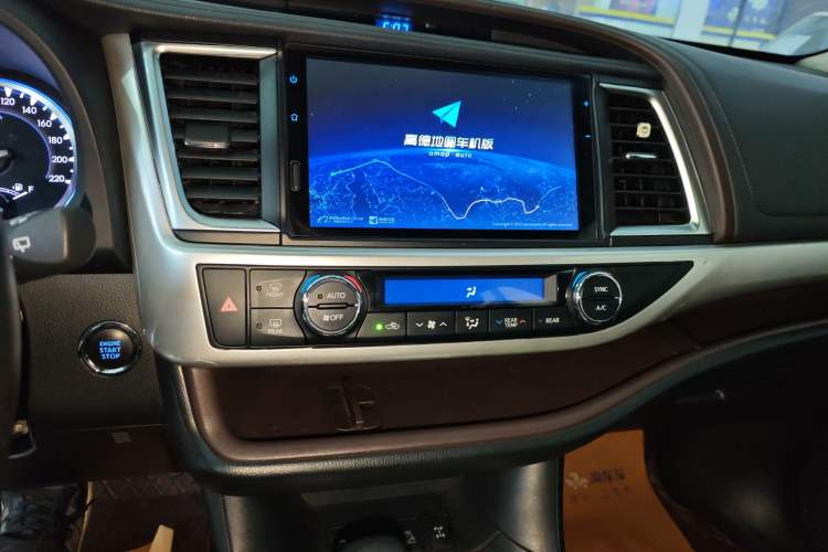 Used Toyota Highlander 2021 2.0T Four-Wheel Drive Luxury Edition 7 Seats Audio And AC Panel