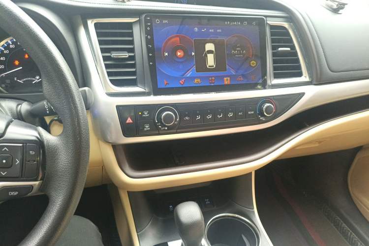 Used Toyota Highlander 2021 2.0T Four-Wheel Drive Elite Edition 7-Seater Audio And AC Panel