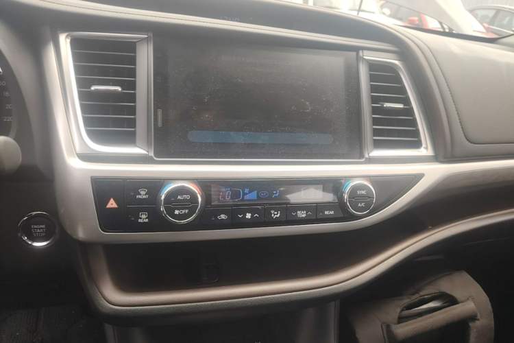 Used Toyota Highlander 2021 2.0T Four-Wheel Drive Prestige Version 7 Seats Audio And AC Panel