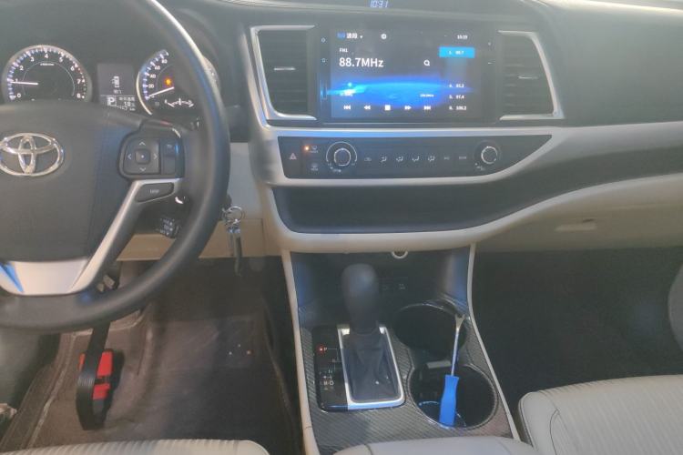 Used Toyota Highlander 2021 2.0T Four-Wheel Drive Elite Edition 7-Seater Audio And AC Panel
