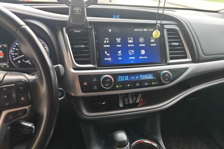 Used Toyota Highlander 2021 2.0T Four-Wheel Drive Luxury Edition 7 Seats Audio And AC Panel