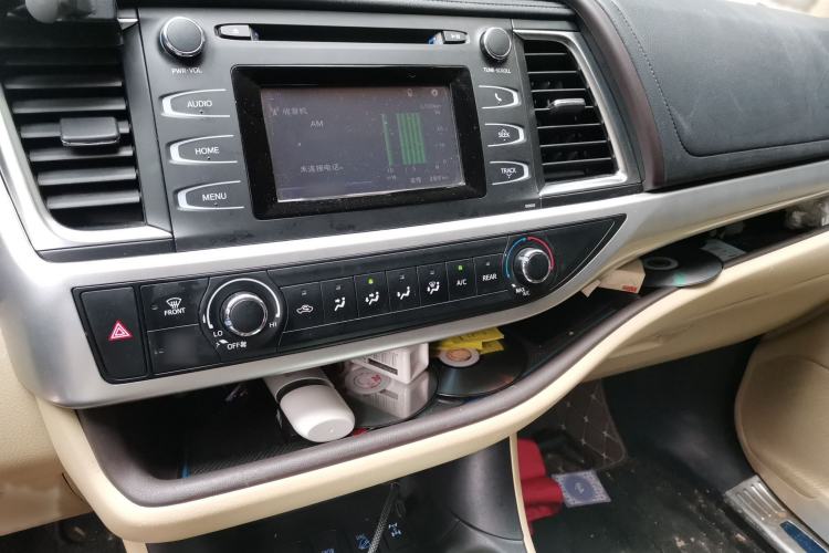 Used Toyota Highlander 2021 2.0T Four-Wheel Drive Elite Edition 7-Seater Audio And AC Panel