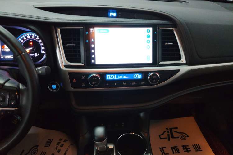 Used Toyota Highlander 2021 2.0T Four-Wheel Drive Prestige Version 7 Seats Audio And AC Panel