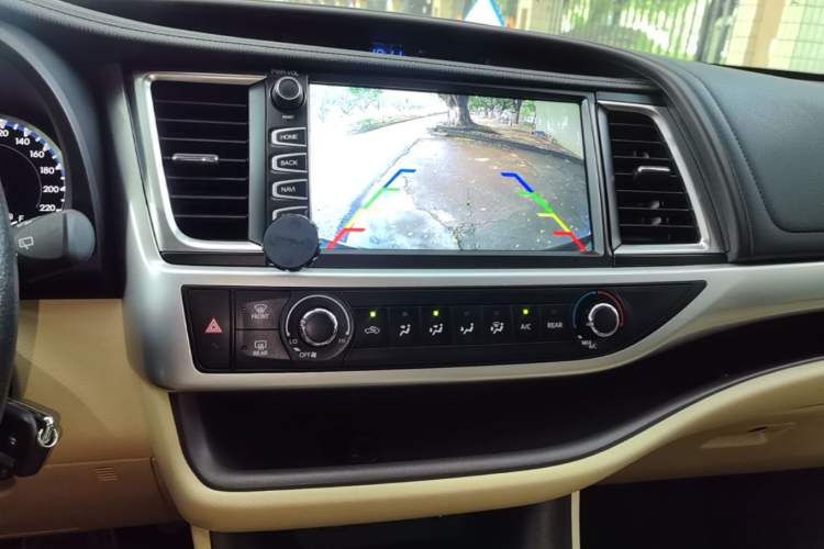 Used Toyota Highlander 2021 2.0T Two-Wheel Drive Elite Edition 5 Seats Audio And AC Panel