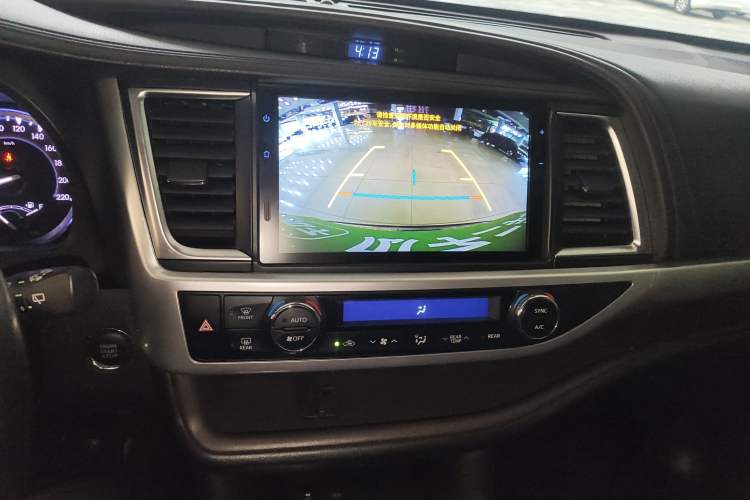 Used Toyota Highlander 2021 2.0T Two-Wheel Drive Luxury Edition 7 Seats Audio And AC Panel