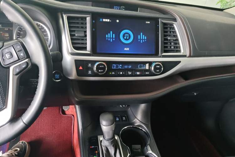 Used Toyota Highlander 2021 2.0T Four-Wheel Drive Prestige Version 7 Seats Audio And AC Panel