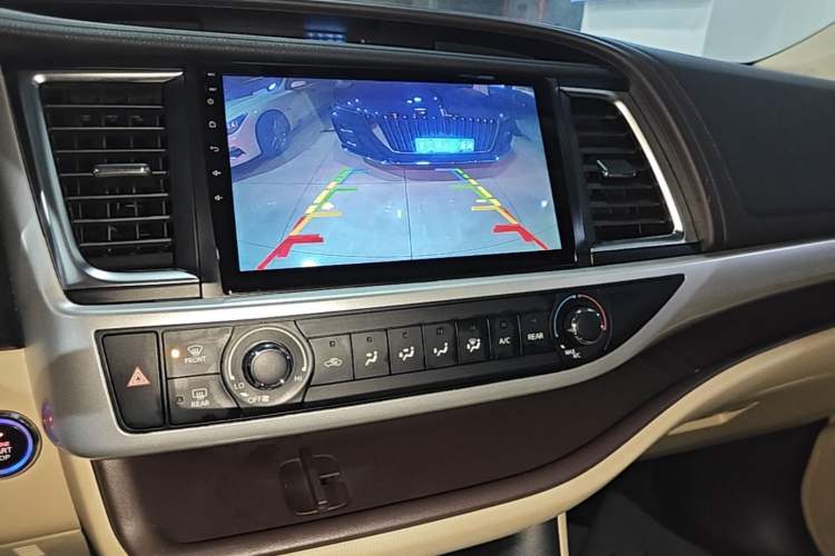 Used Toyota Highlander 2021 2.0T Four-Wheel Drive Elite Edition 7-Seater Audio And AC Panel