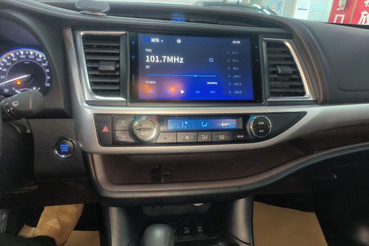 Used Toyota Highlander 2021 2.0T Four-Wheel Drive Luxury Edition 7 Seats Audio And AC Panel