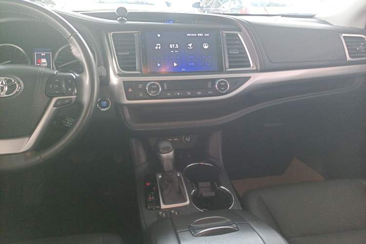 Used Toyota Highlander 2021 2.0T Four-Wheel Drive Luxury Edition 7 Seats Audio And AC Panel