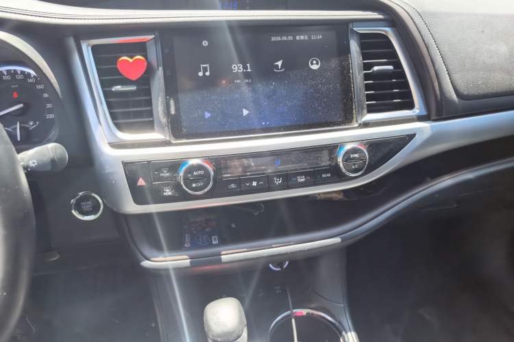 Used Toyota Highlander 2021 2.0T Four-Wheel Drive Luxury Edition 7 Seats Audio And AC Panel
