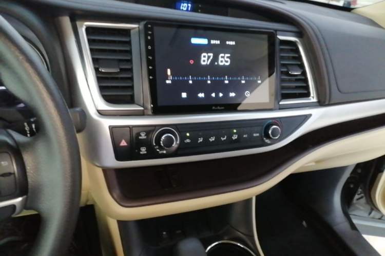Used Toyota Highlander 2021 2.0T Two-Wheel Drive Elite Edition 5 Seats Audio And AC Panel