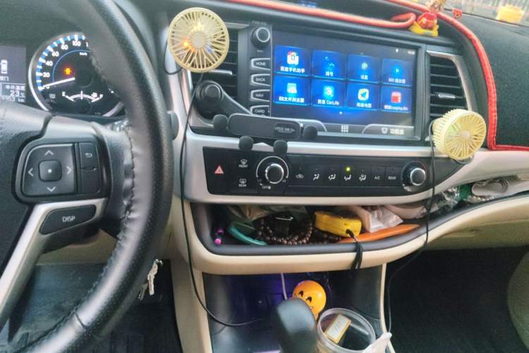 Used Toyota Highlander 2021 2.0T Two-Wheel Drive Elite Version 7-Seater Audio And AC Panel