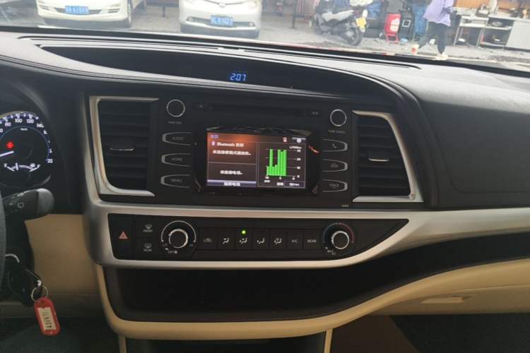 Used Toyota Highlander 2021 2.0T Four-Wheel Drive Elite Edition 7-Seater Audio And AC Panel