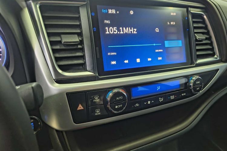 Used Toyota Highlander 2021 2.0T Four-Wheel Drive Prestige Version 7 Seats Audio And AC Panel