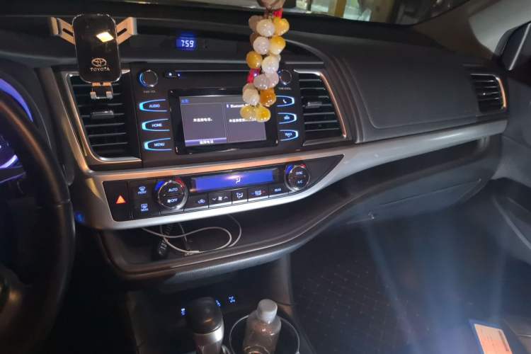 Used Toyota Highlander 2021 2.0T Four-Wheel Drive Luxury Edition 7 Seats Audio And AC Panel