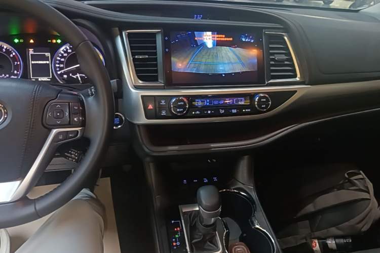 Used Toyota Highlander 2021 2.0T Four-Wheel Drive Luxury Edition 7 Seats Audio And AC Panel