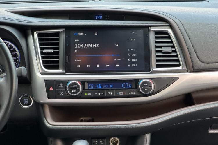 Used Toyota Highlander 2021 2.0T Four-Wheel Drive Prestige Version 7 Seats Audio And AC Panel