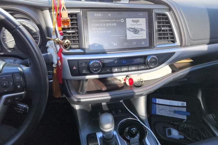 Used Toyota Highlander 2021 2.0T Four-Wheel Drive Luxury Edition 7 Seats Audio And AC Panel