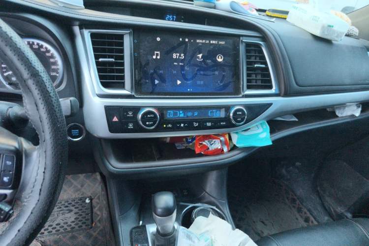 Used Toyota Highlander 2021 2.0T Four-Wheel Drive Luxury Edition 7 Seats Audio And AC Panel