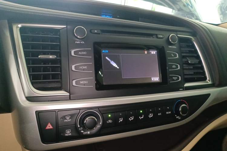 Used Toyota Highlander 2021 2.0T Four-Wheel Drive Elite Edition 7-Seater Audio And AC Panel