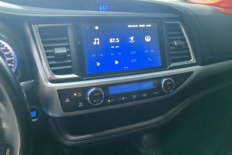 Used Toyota Highlander 2021 2.0T Four-Wheel Drive Luxury Edition 7 Seats Audio And AC Panel