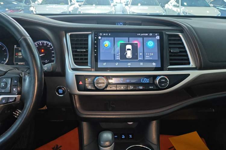 Used Toyota Highlander 2021 2.0T Four-Wheel Drive Prestige Version 7 Seats Audio And AC Panel