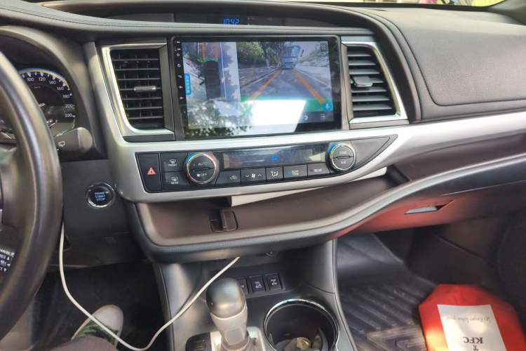 Used Toyota Highlander 2021 2.0T Four-Wheel Drive Luxury Edition 7 Seats Audio And AC Panel