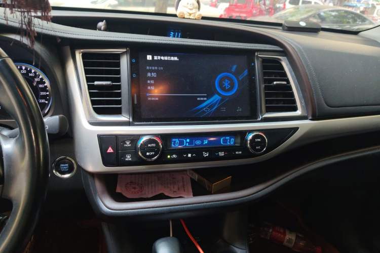 Used Toyota Highlander 2021 2.0T Four-Wheel Drive Luxury Edition 7 Seats Audio And AC Panel