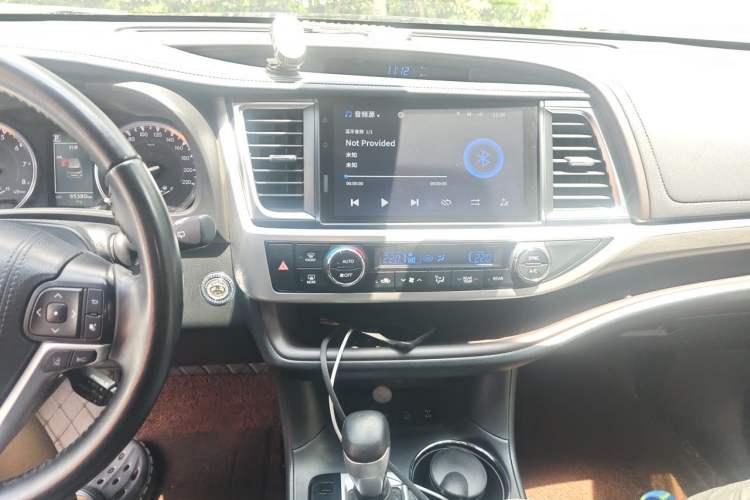 Used Toyota Highlander 2021 2.0T Four-Wheel Drive Prestige Version 7 Seats Audio And AC Panel