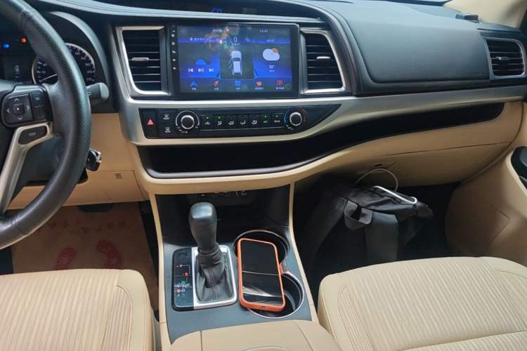 Used Toyota Highlander 2021 2.0T Two-Wheel Drive Elite Edition 5 Seats Audio And AC Panel