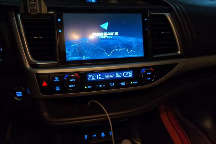 Used Toyota Highlander 2021 2.0T Four-Wheel Drive Luxury Edition 7 Seats Audio And AC Panel