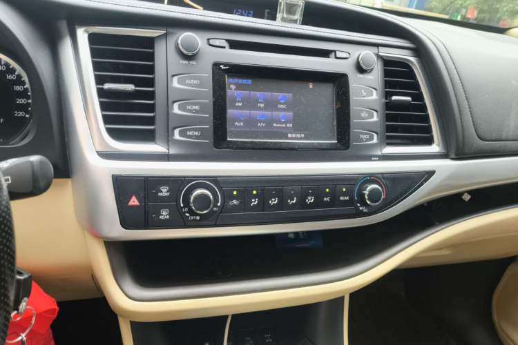Used Toyota Highlander 2021 2.0T Four-Wheel Drive Elite Edition 7-Seater Audio And AC Panel