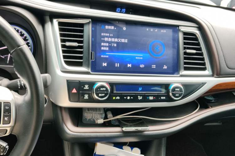 Used Toyota Highlander 2021 2.0T Four-Wheel Drive Luxury Edition 7 Seats Audio And AC Panel