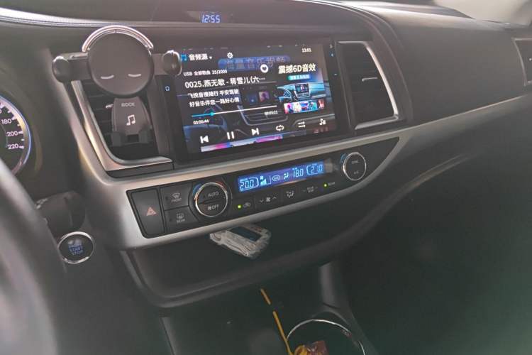 Used Toyota Highlander 2021 2.0T Four-Wheel Drive Luxury Edition 7 Seats Audio And AC Panel