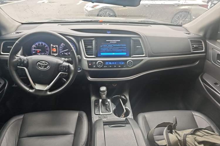 Used Toyota Highlander 2021 2.0T Four-Wheel Drive Prestige Version 7 Seats Center Console