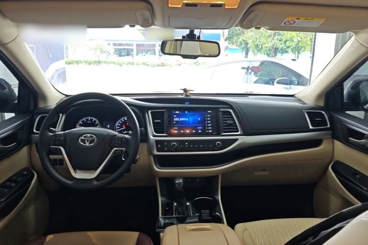 Used Toyota Highlander 2021 2.0T Four-Wheel Drive Elite Edition 7-Seater Center Console