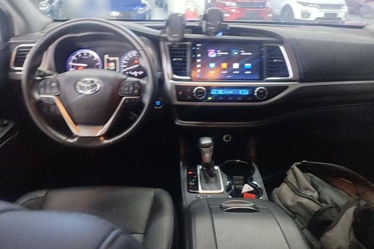 Used Toyota Highlander 2021 2.0T Four-Wheel Drive Prestige Version 7 Seats Center Console