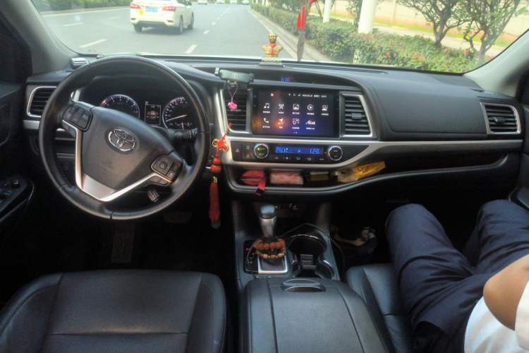 Used Toyota Highlander 2021 2.0T Four-Wheel Drive Prestige Version 7 Seats Center Console