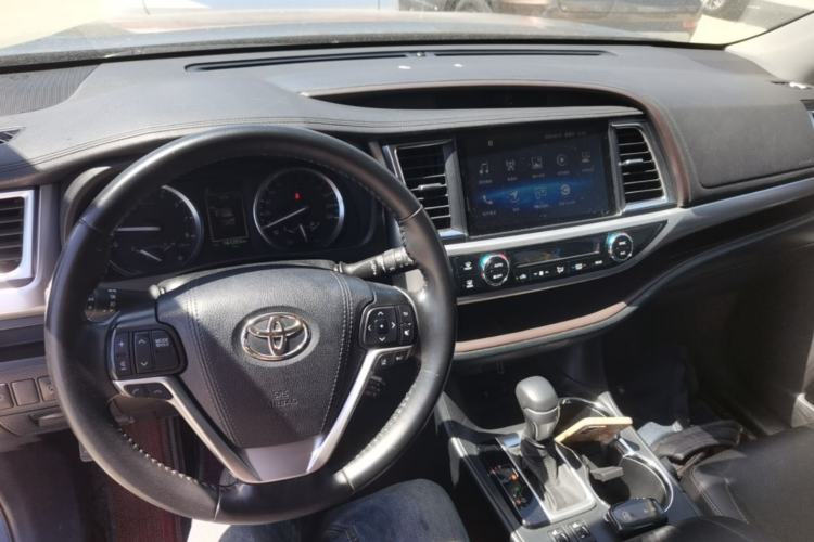 Used Toyota Highlander 2021 2.0T Four-Wheel Drive Luxury Edition 7 Seats Center Console