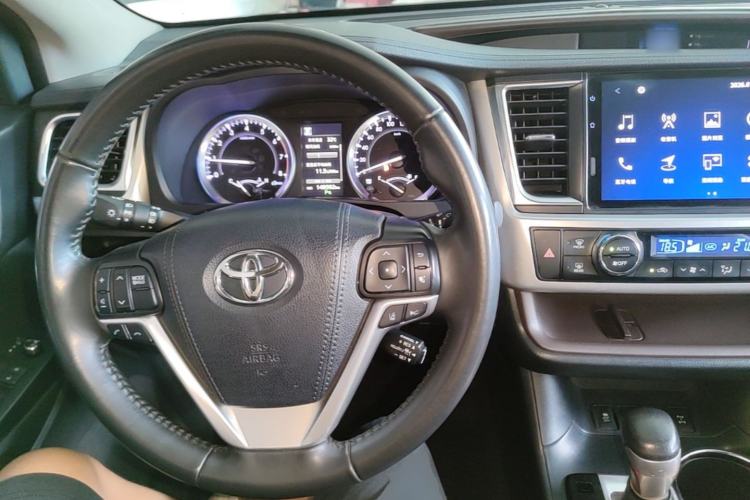 Used Toyota Highlander 2021 2.0T Four-Wheel Drive Luxury Edition 7 Seats Center Console