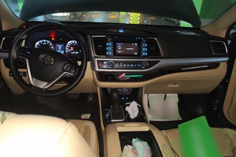Used Toyota Highlander 2021 2.0T Four-Wheel Drive Elite Edition 7-Seater Center Console