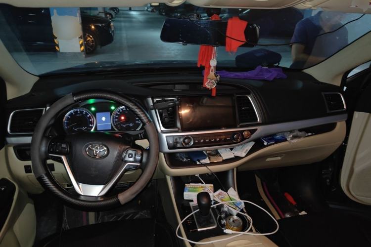 Used Toyota Highlander 2021 2.0T Four-Wheel Drive Elite Edition 7-Seater Center Console