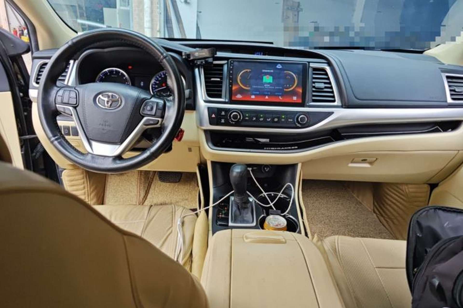 Used Toyota Highlander 2021 2.0T Four-Wheel Drive Elite Edition 7-Seater Center Console